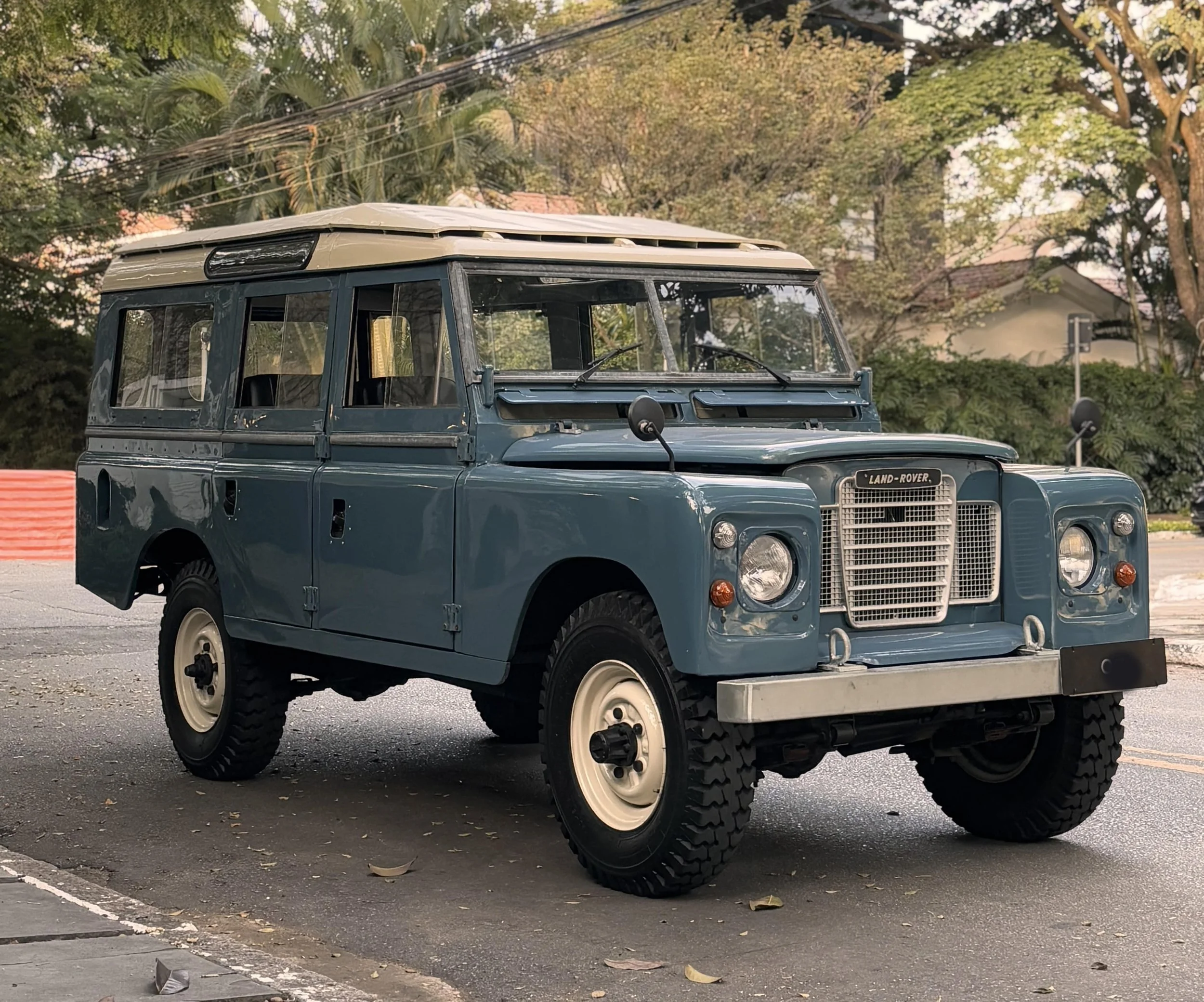 Land Rover Defender Santana 1982 — Brazilian Classic Cars