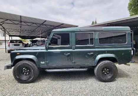 land rover defender 110_5.JPG