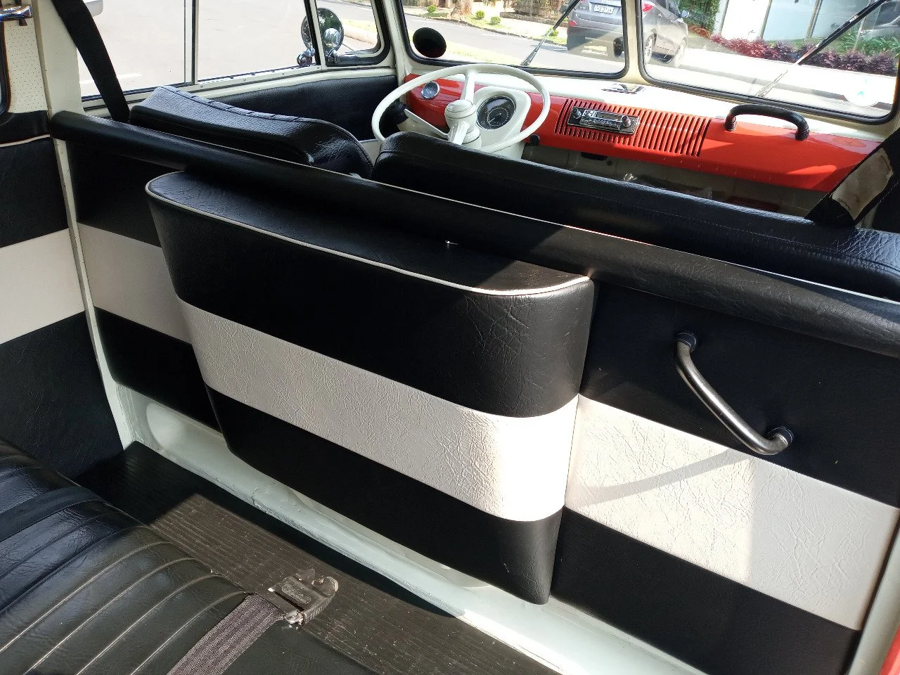 T1 split window bus 1975 — Brazilian Classic Cars