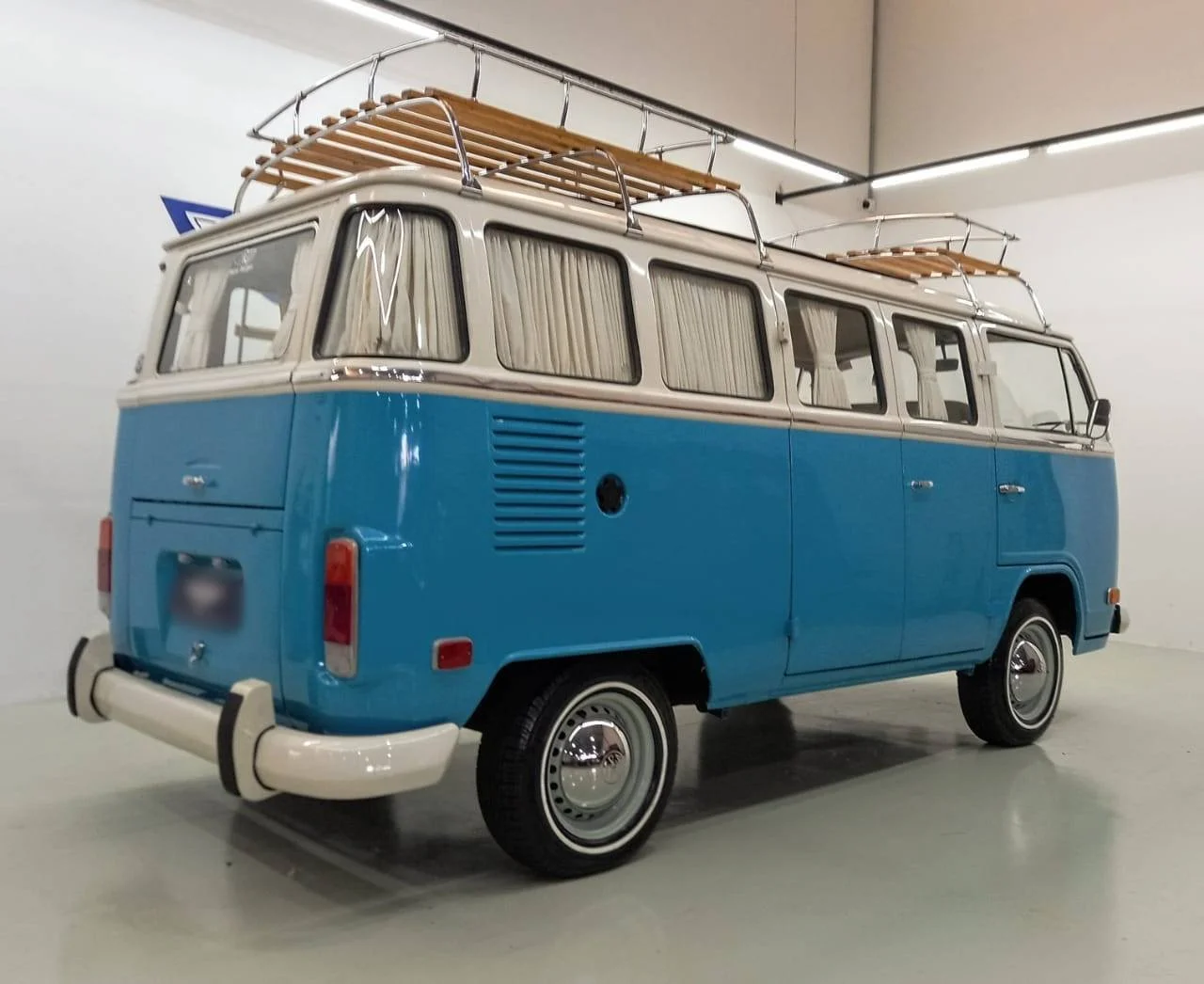 VW T2 baywindow bus camper van 1984 — Brazilian Classic Cars