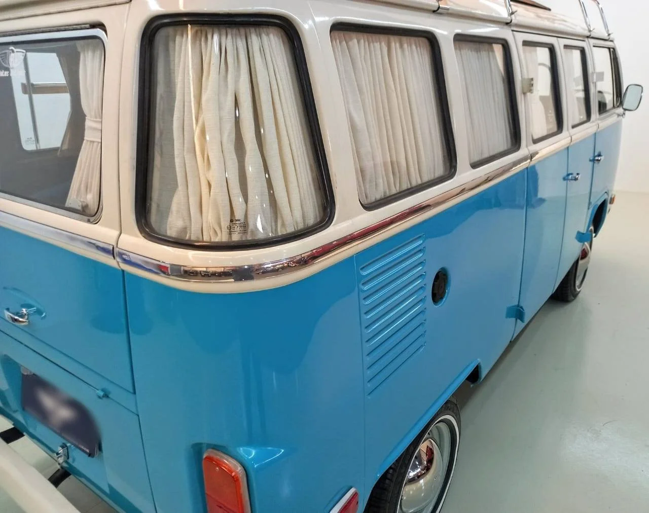 VW T2 baywindow bus camper van 1984 — Brazilian Classic Cars