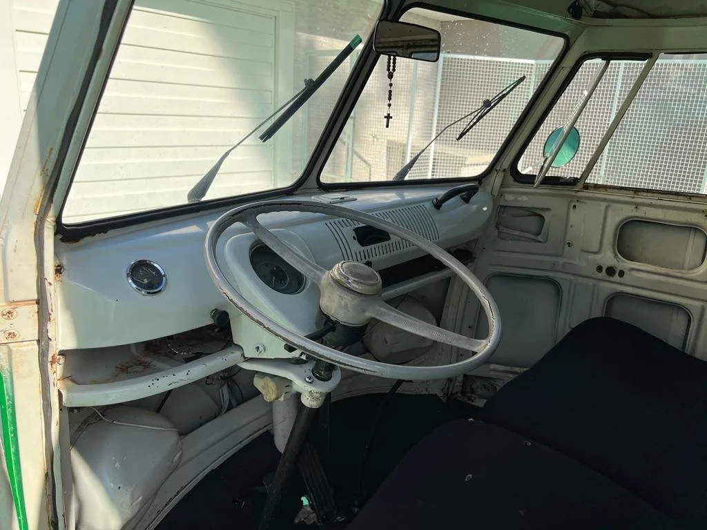T1 split window bus 1975 — Brazilian Classic Cars