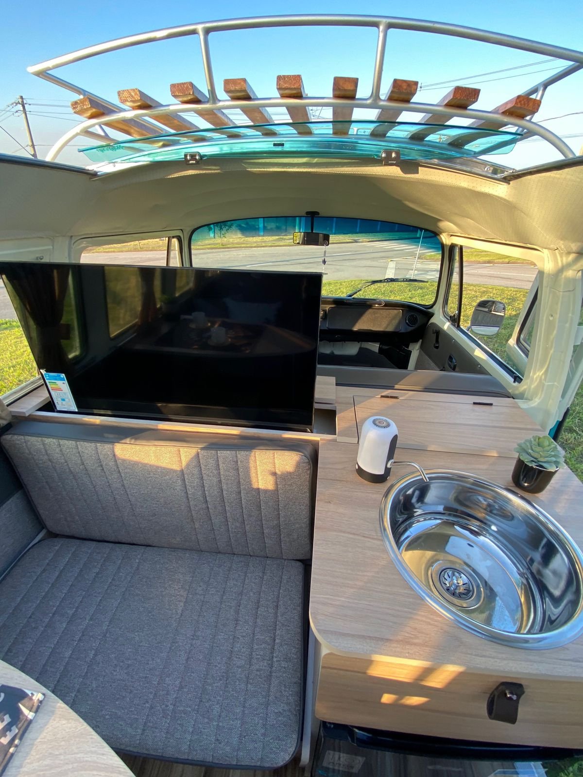 vw_t2_baywindow_bus_camper_van (8).jpeg