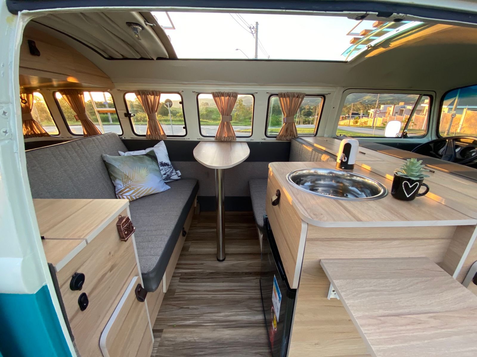 vw_t2_baywindow_bus_camper_van (29).jpeg