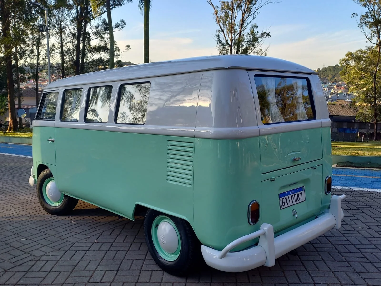 VW T2 baywindow bus camper van 1974 — Brazilian Classic Cars