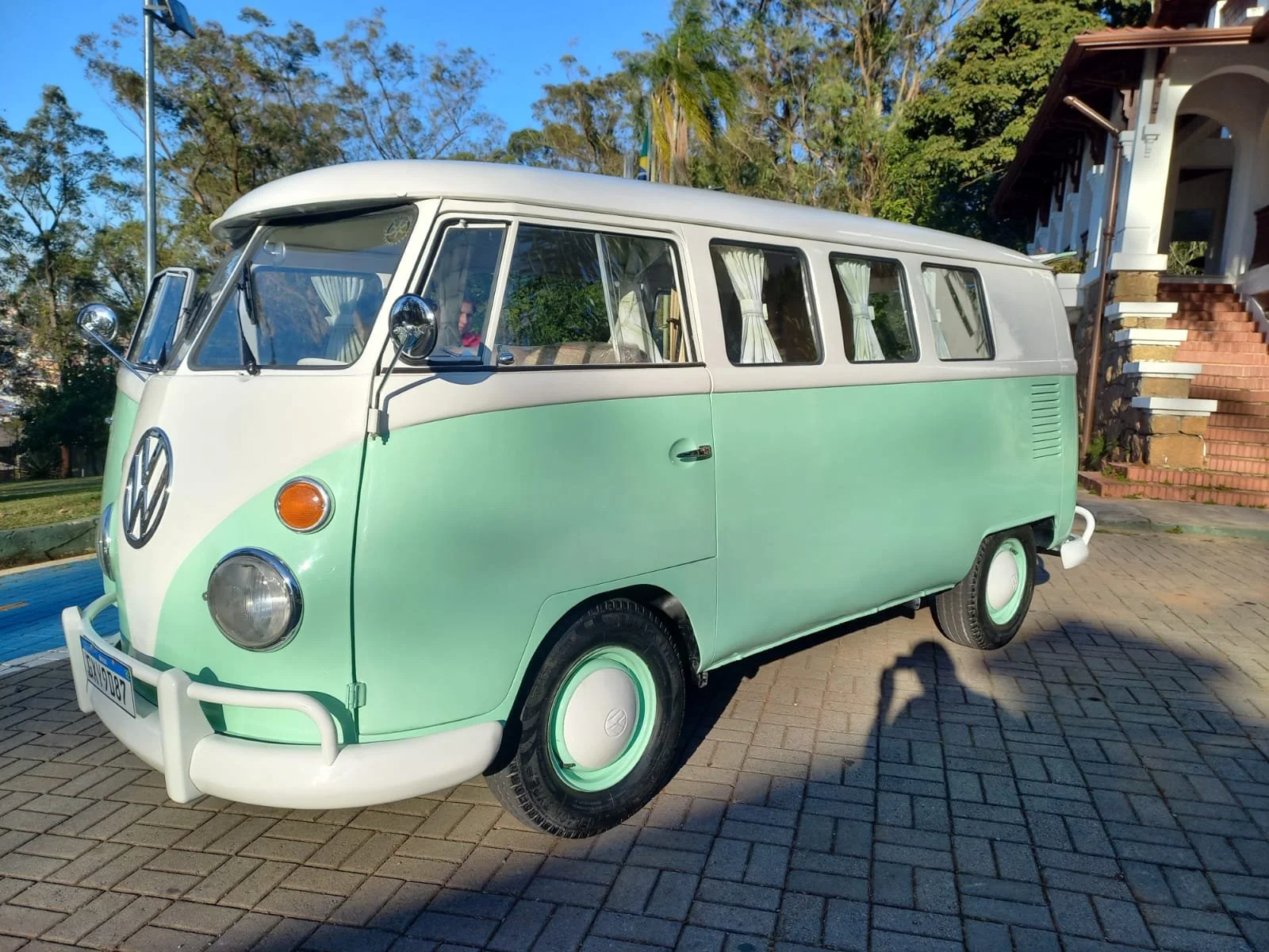 NOREV 430400-1 VW T2b Camper Van rose 1973 - Jet Car échelle 1:43