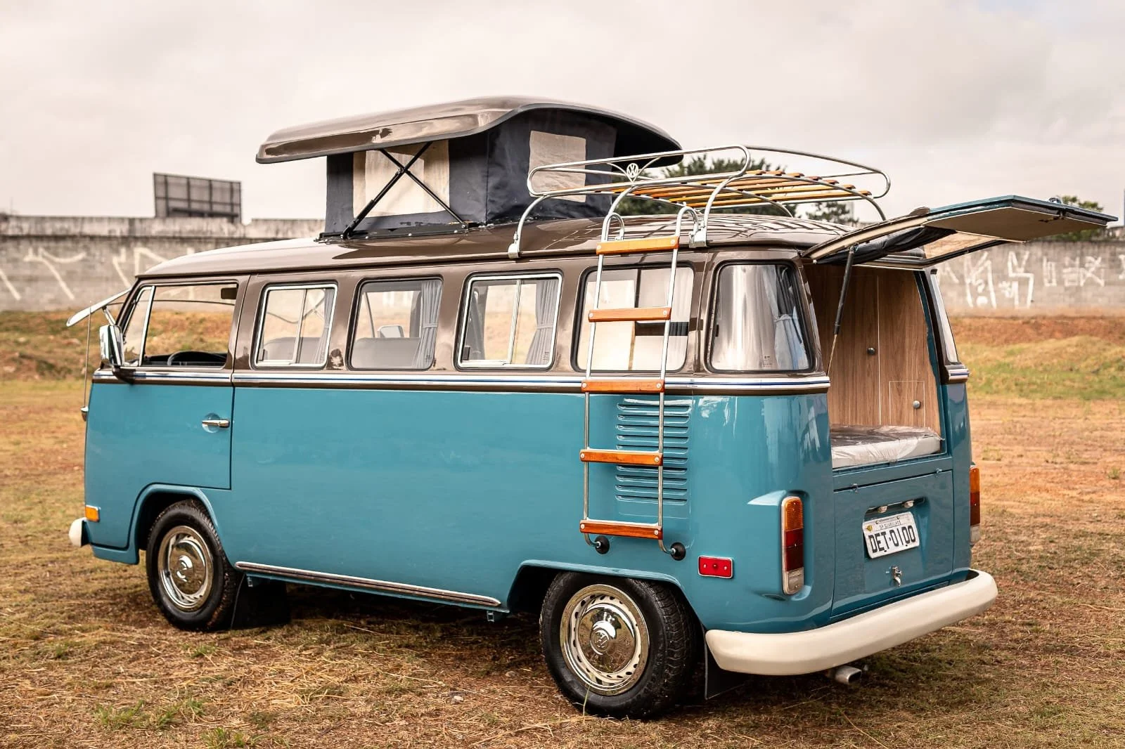 VW T2 baywindow bus camper van 1989 — Brazilian Classic Cars