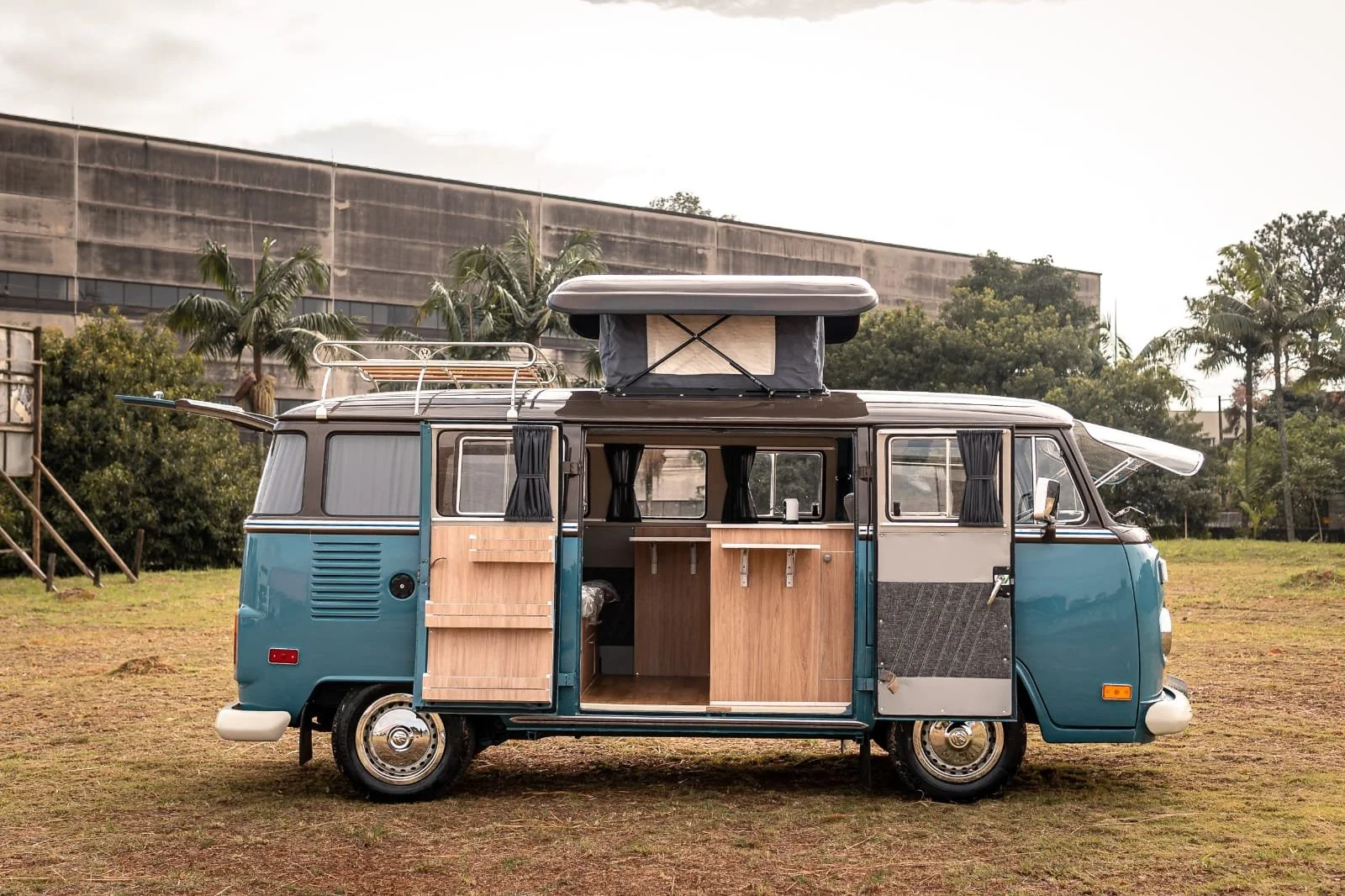 VW T2 baywindow bus camper van 1989 — Brazilian Classic Cars