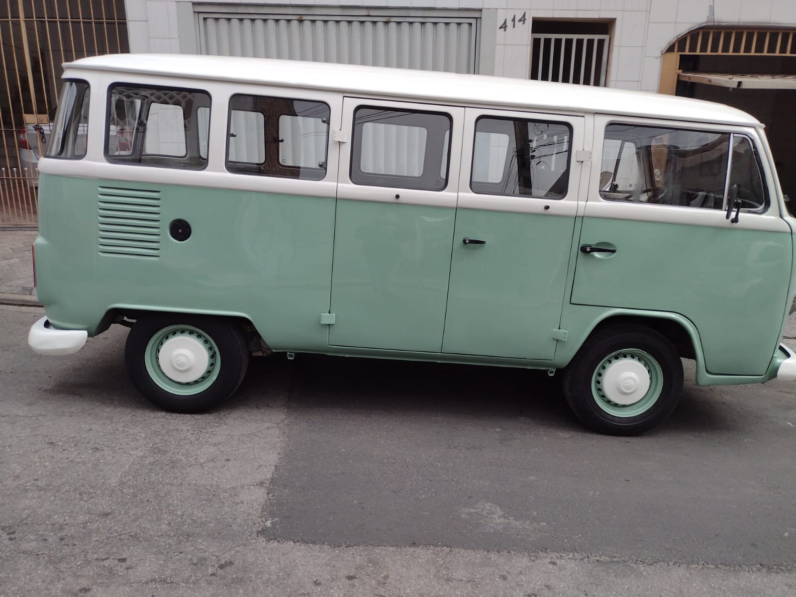 vw baywindow bus (17).jpeg