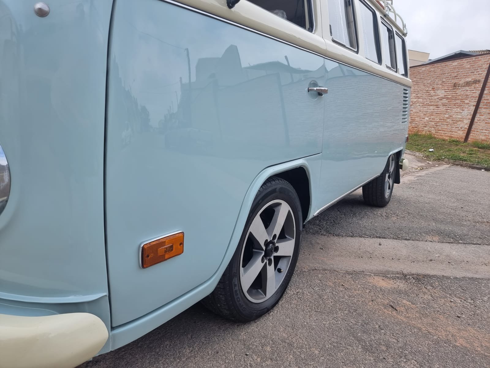 vw baywindow bus camper van (8).jpeg