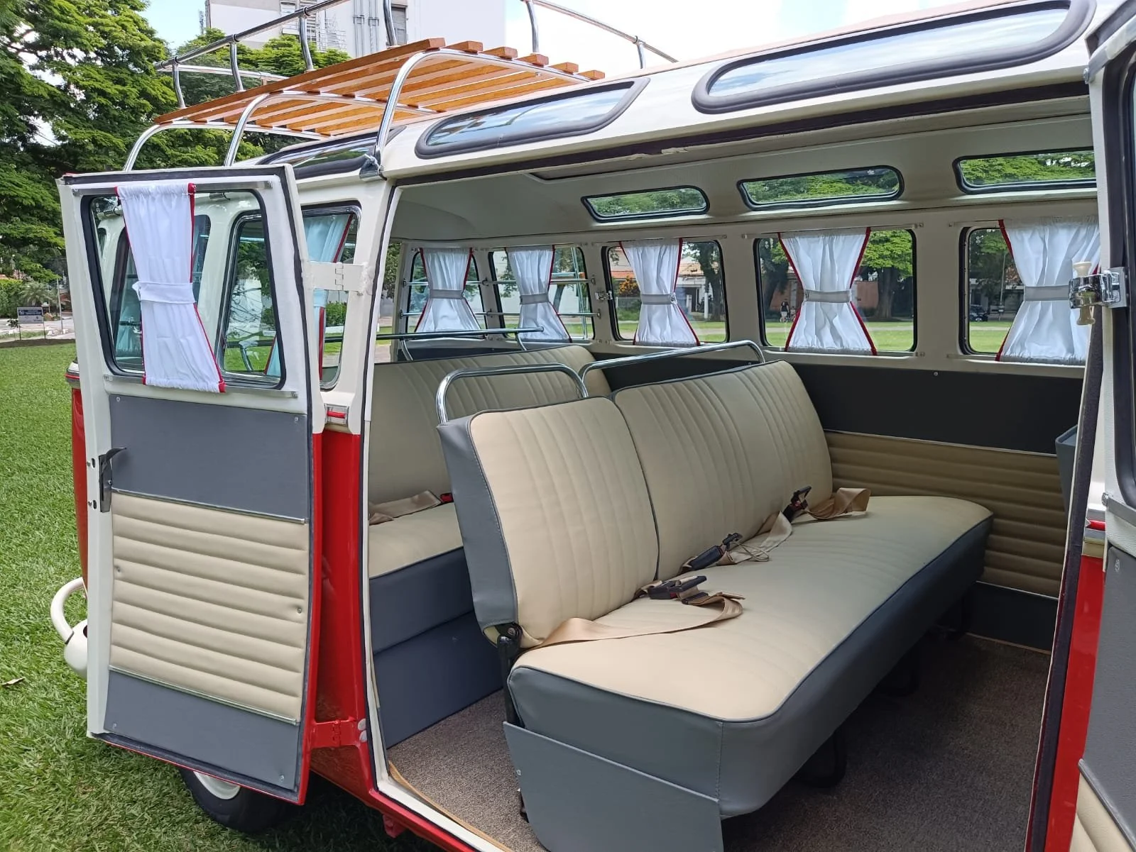 VW T1 splitwindow bus samba replica 1966 — Brazilian Classic Cars