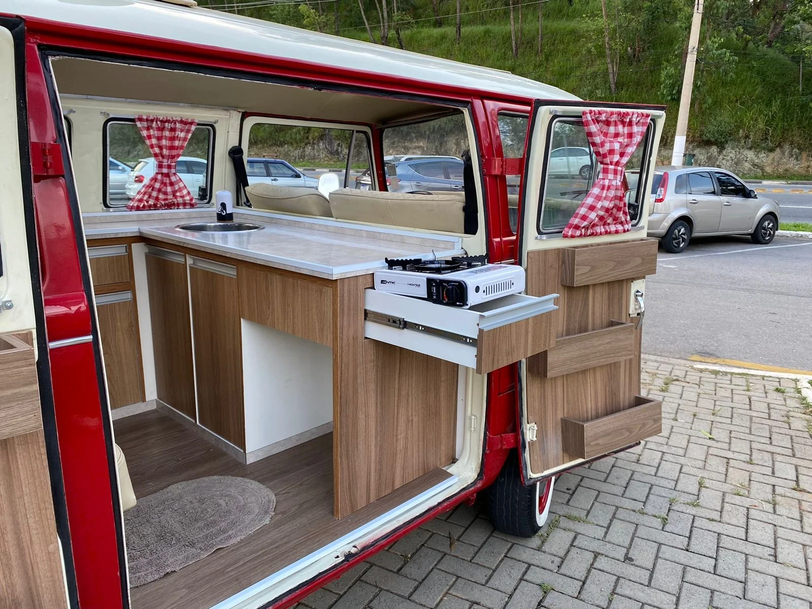 VW T2 baywindow bus camper van 1985 — Brazilian Classic Cars