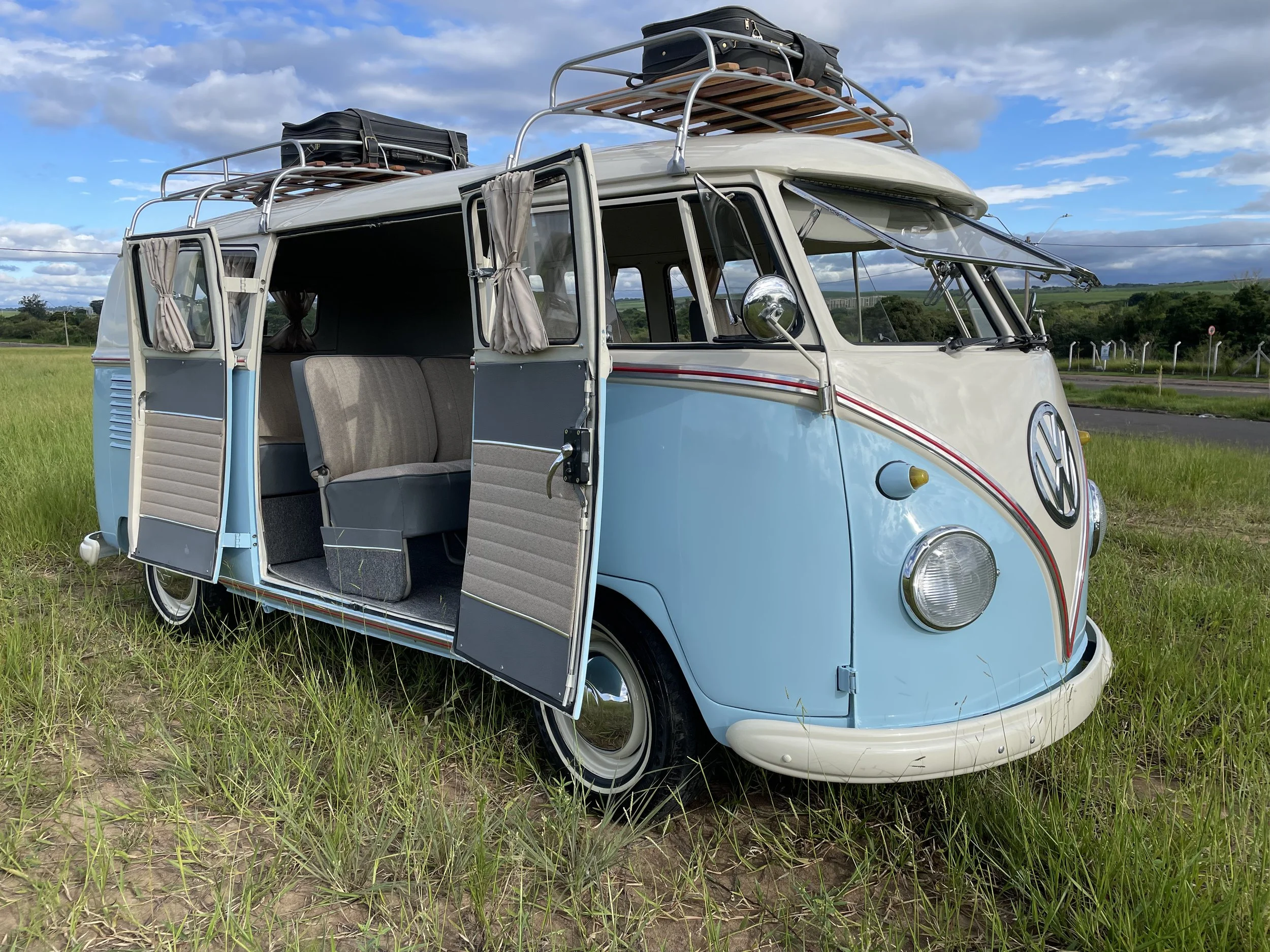 vw t1 11 windows bus (21).jpg