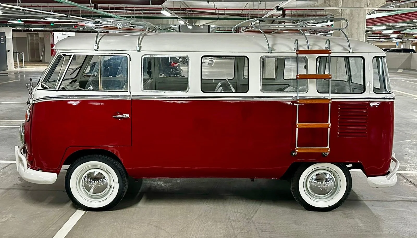 VW T1 splitwindow bus 1975 — Brazilian Classic Cars