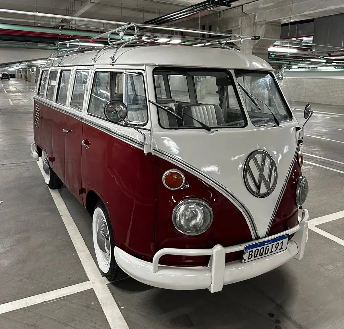 VW T1 splitwindow bus 1975 — Brazilian Classic Cars