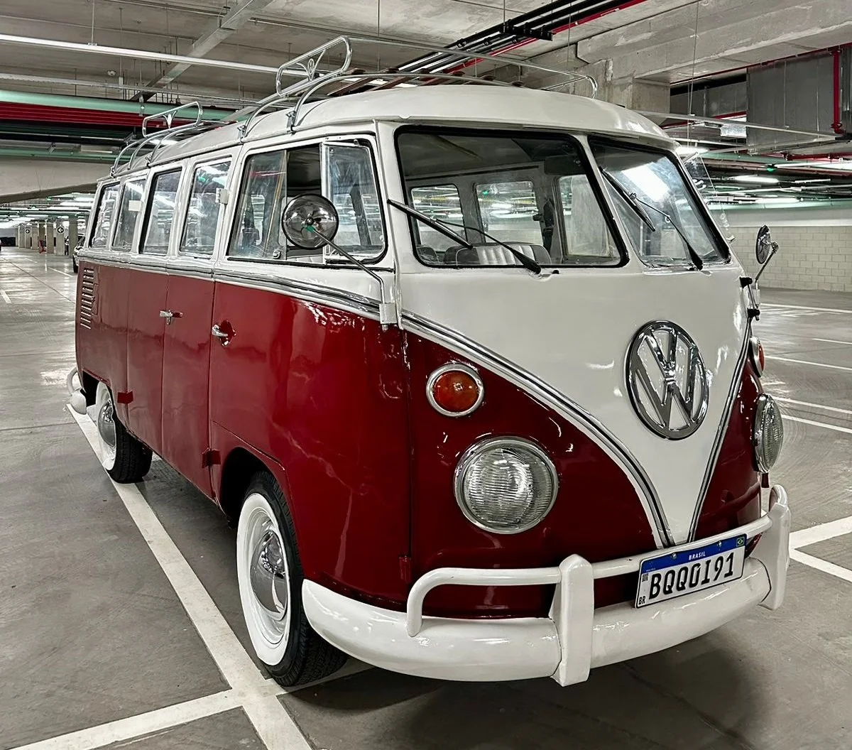 VW T1 splitwindow bus 1975 — Brazilian Classic Cars