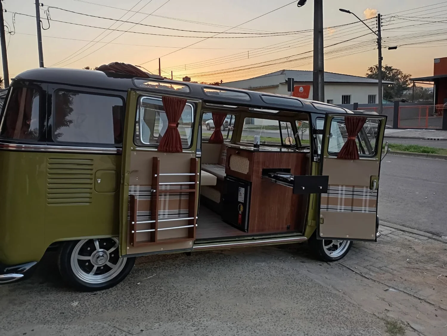 Vw Bus Classic Van Conversions 1977 Volkswagen Type RK Motors