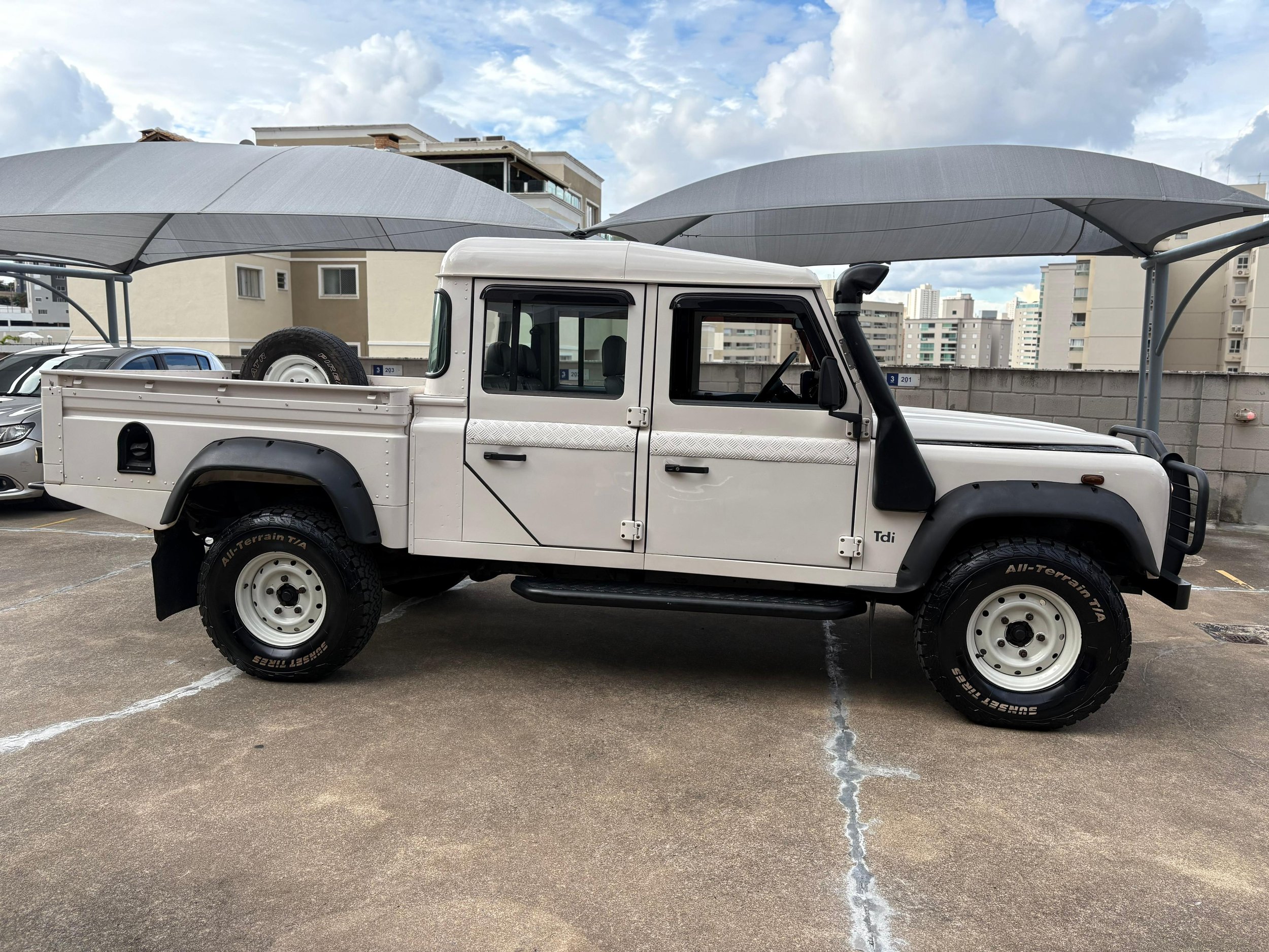 land rover defender 130 for sale (25).jpeg