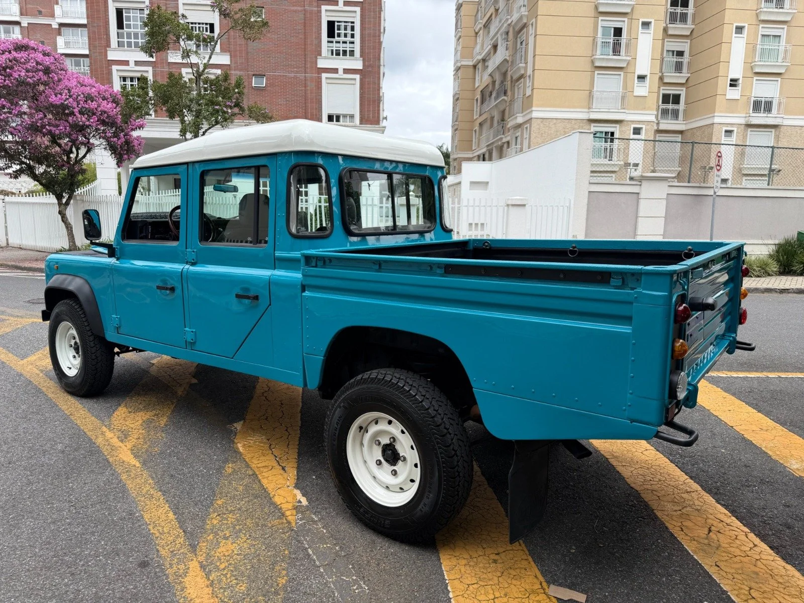 land rover defender 130 for sale (33).jpeg