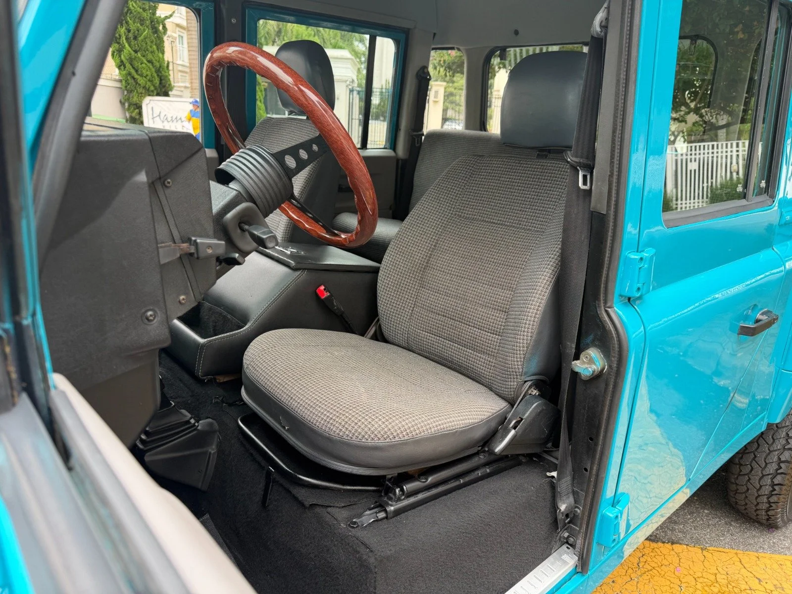 land rover defender 130 for sale (45).jpeg