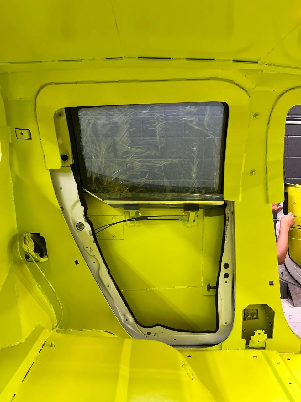 Armored level B6 Mitsubishi L200 (16).jpeg