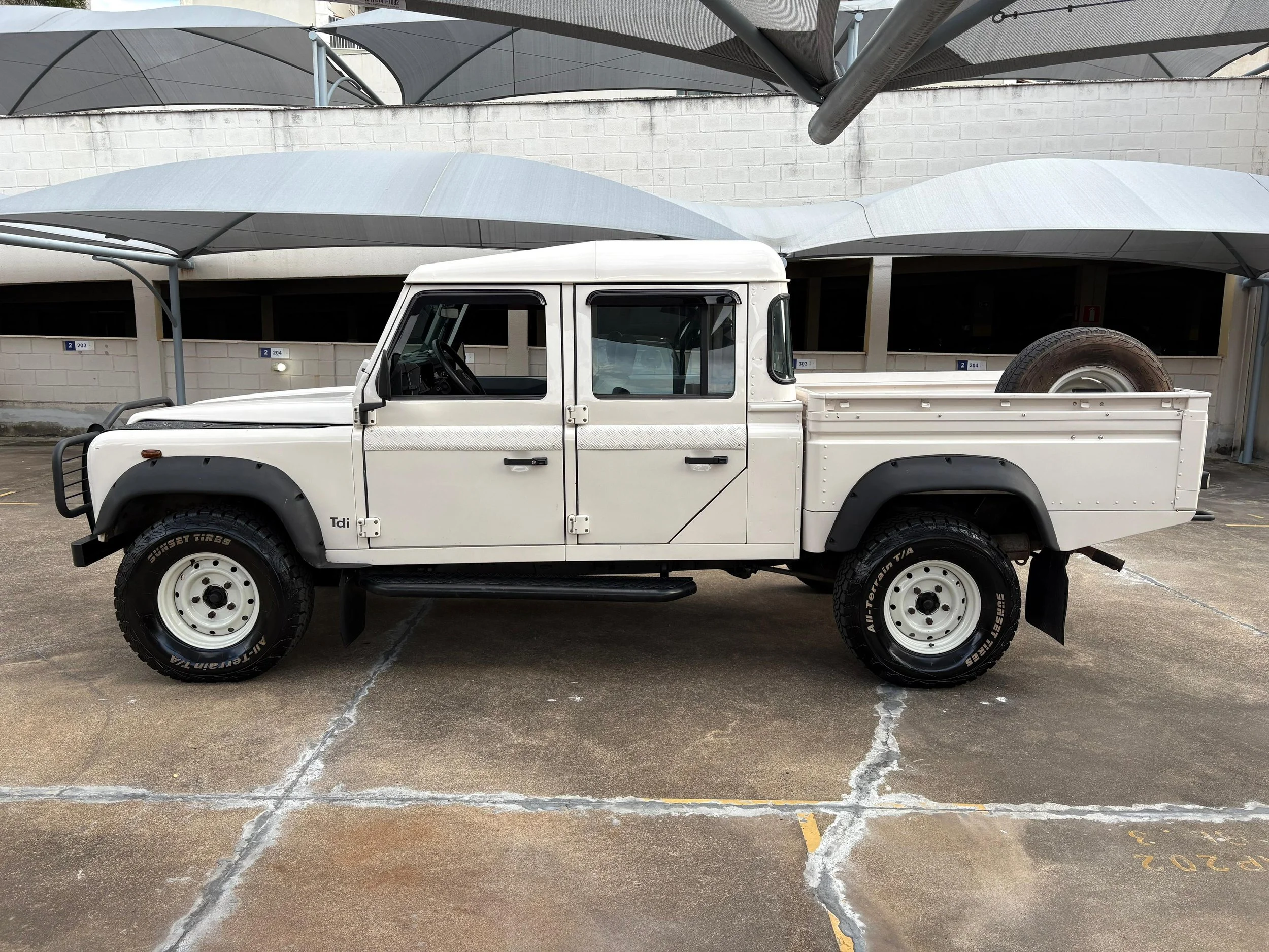 land rover defender 130 for sale (27).jpeg