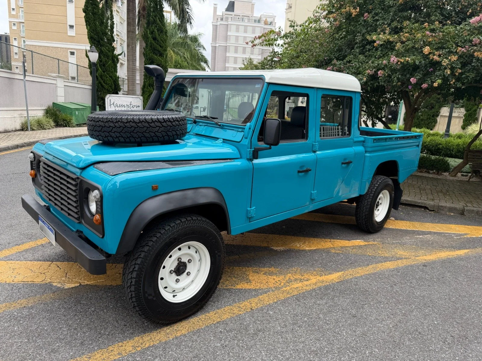 land rover defender 130 for sale (31).jpeg