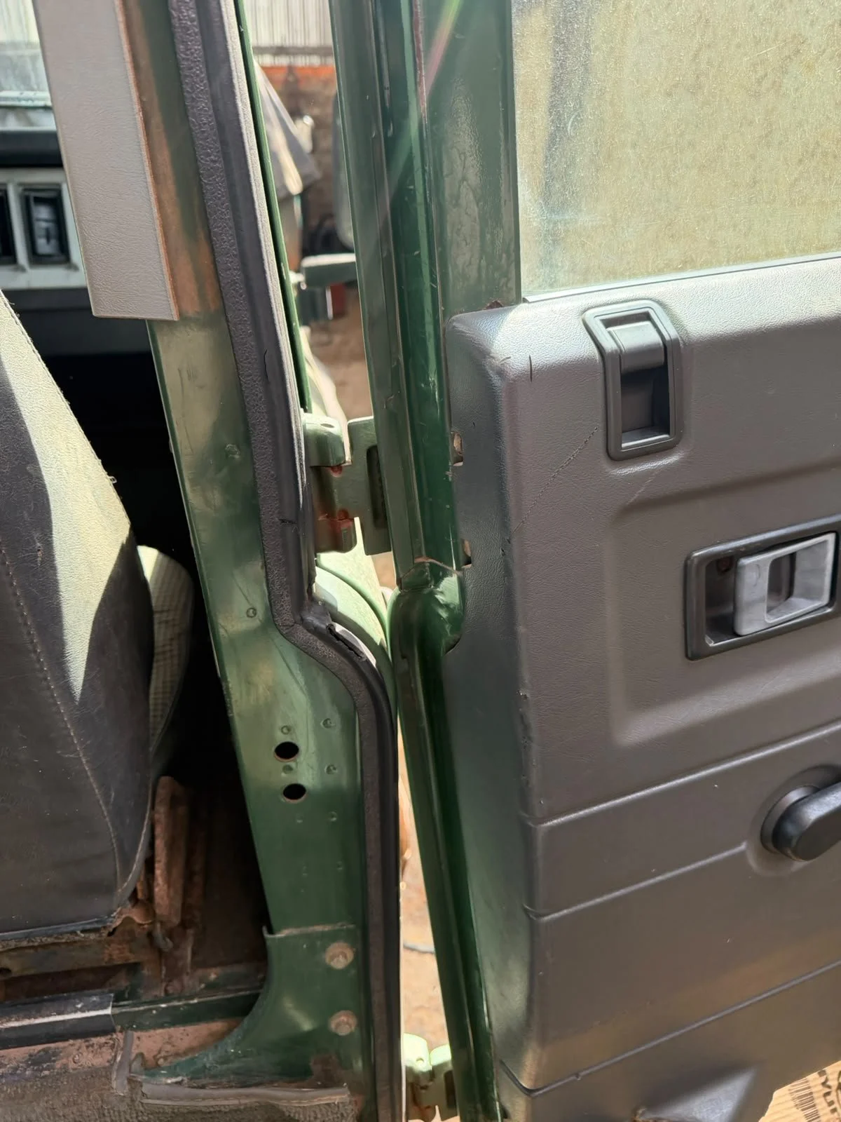 land rover defender (8).jpeg