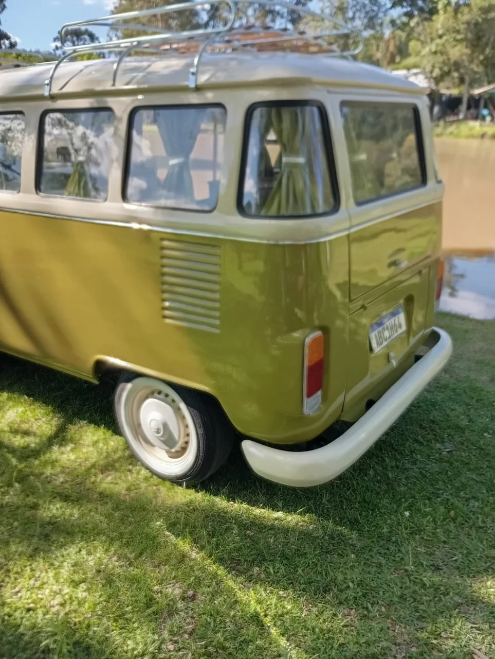 VW T2 Bay Window Camper Van Green | Classic Volkswagen Camper ...