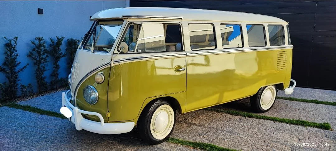 VW T1 splitwindow bus 1974