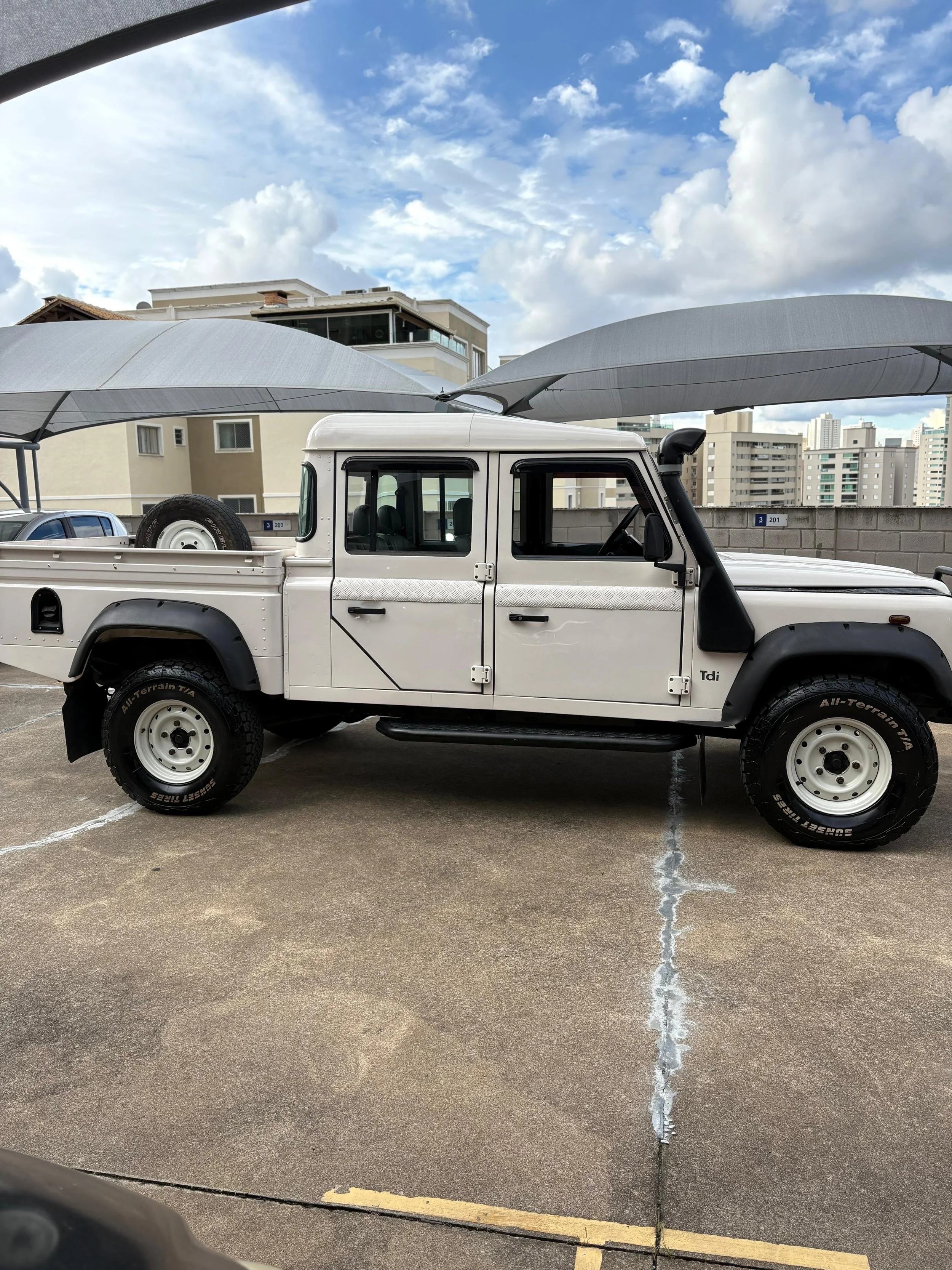 land rover defender 130 for sale (28).jpeg