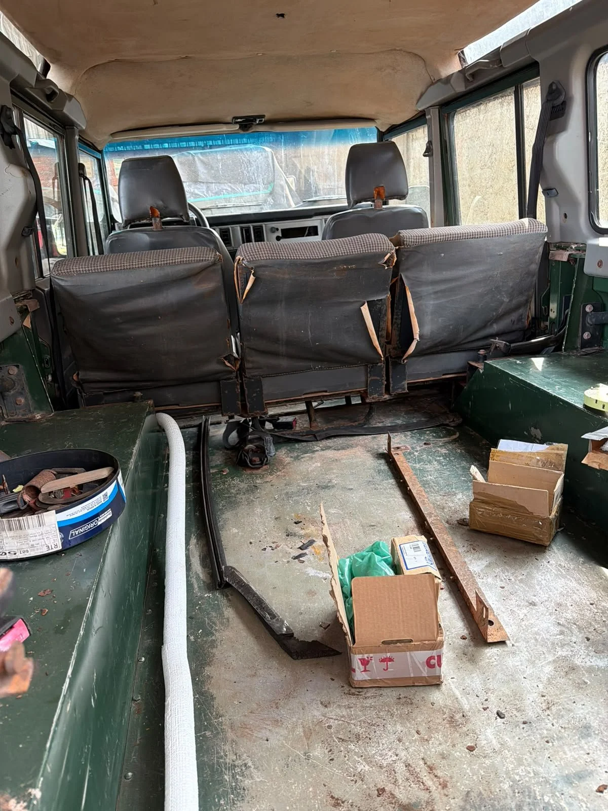land rover defender (5).jpeg