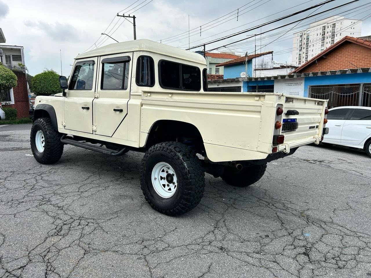 land rover defender 130 for sale_3.jpg