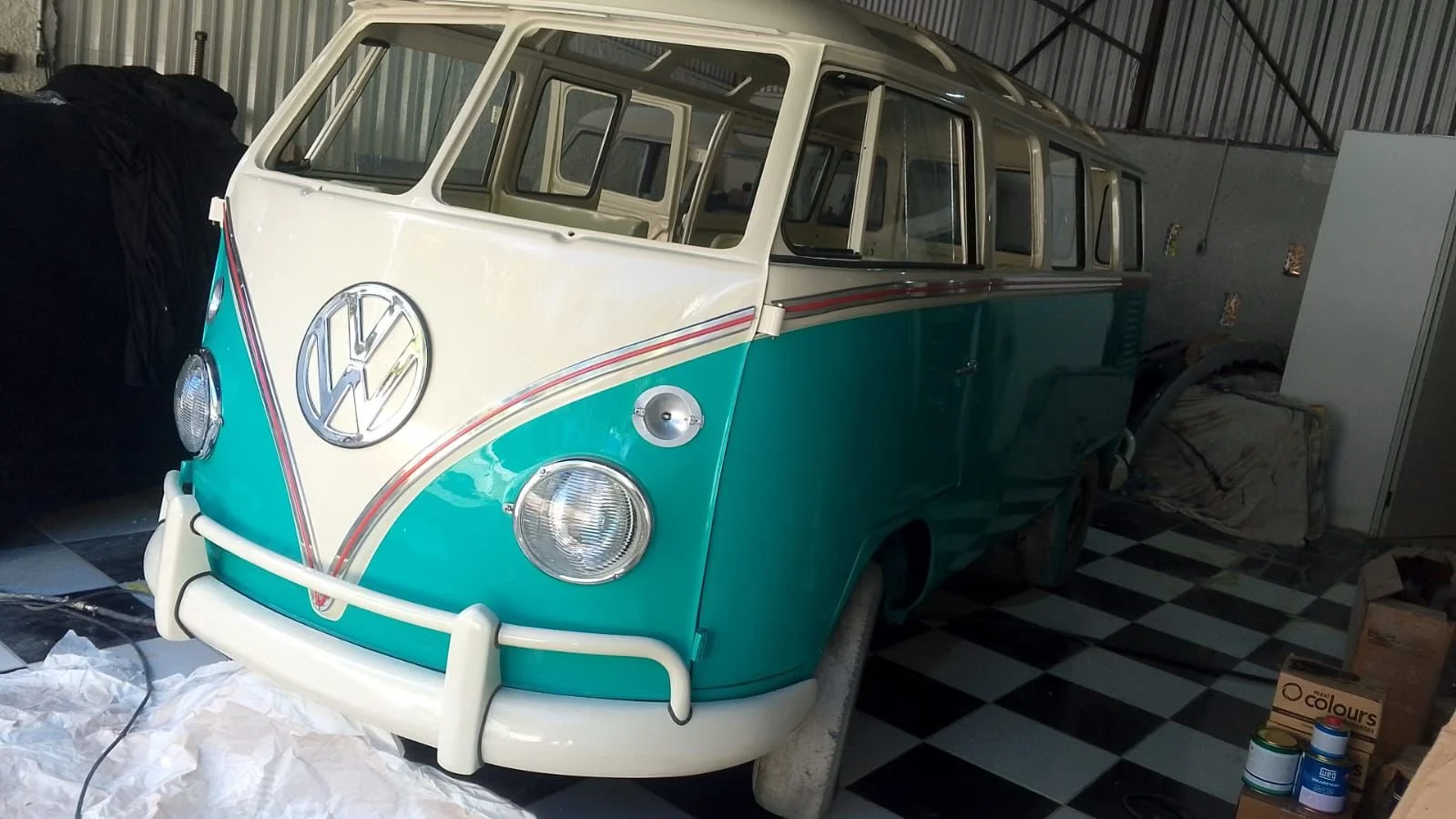 VW T1 splitwindow bus Samba Replica 1968