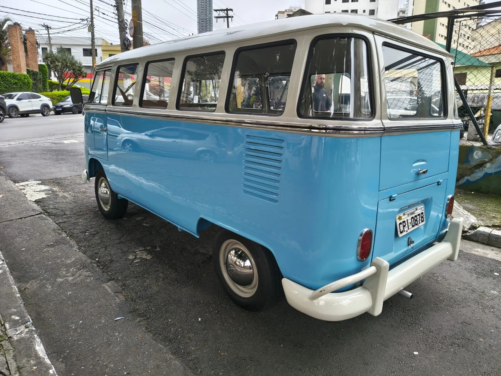 Volkswagen Split Window bus two tone color for sale (3).jpeg