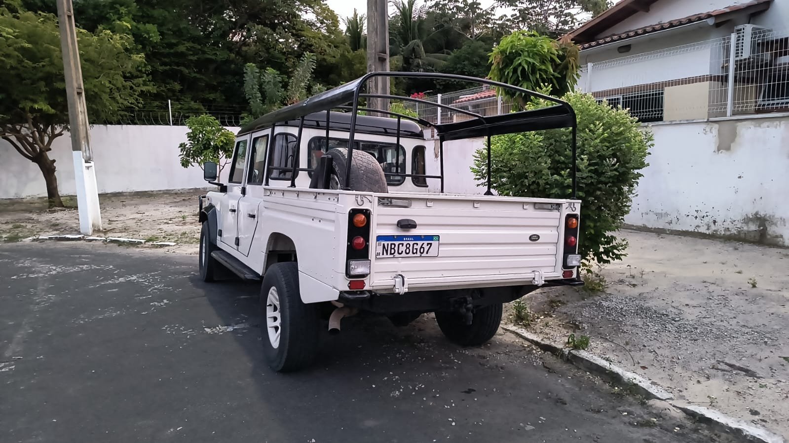 land rover defender 130 for sale (14).jpeg
