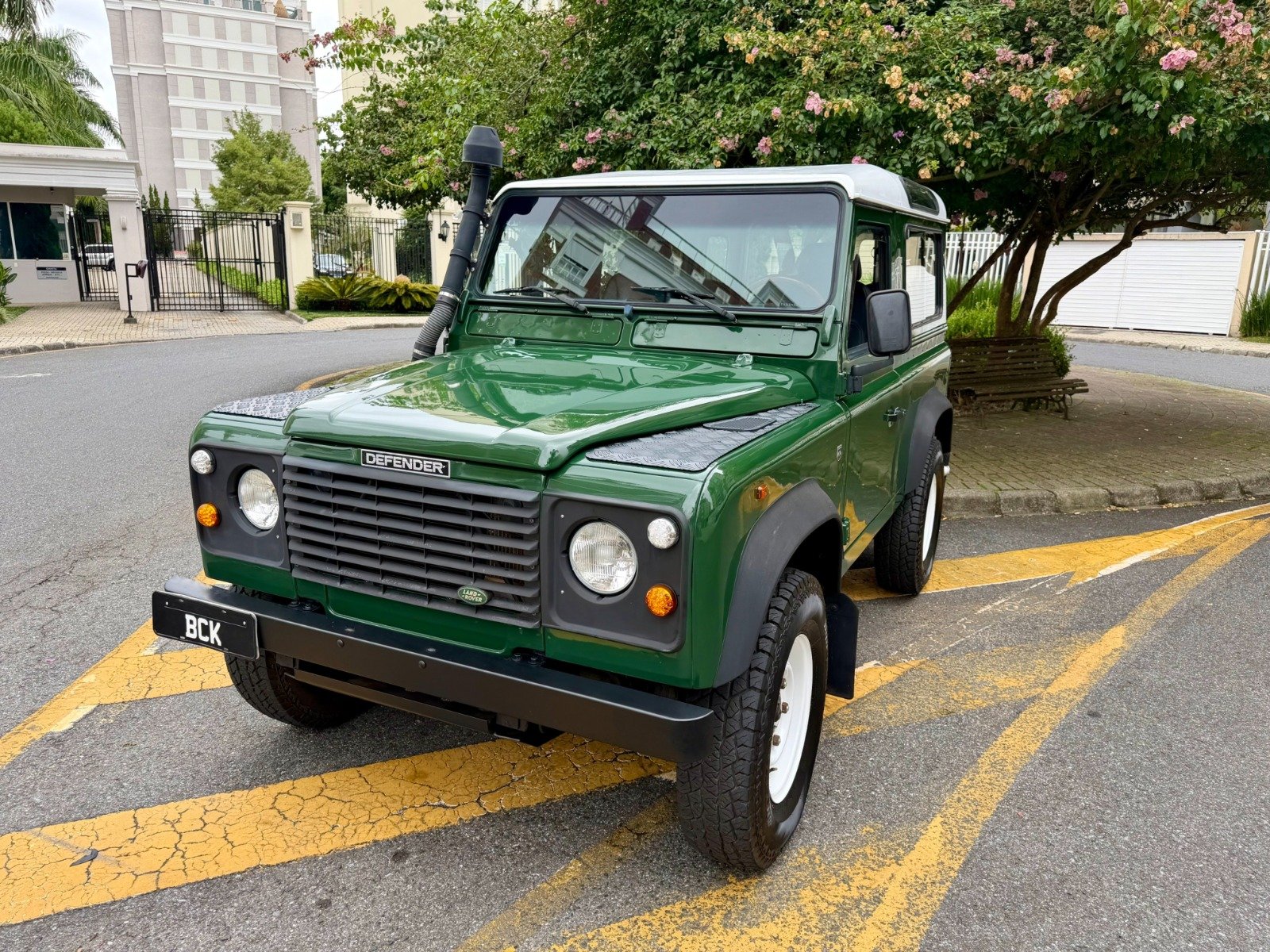 land rover defender 1996 for sale (1).jpeg