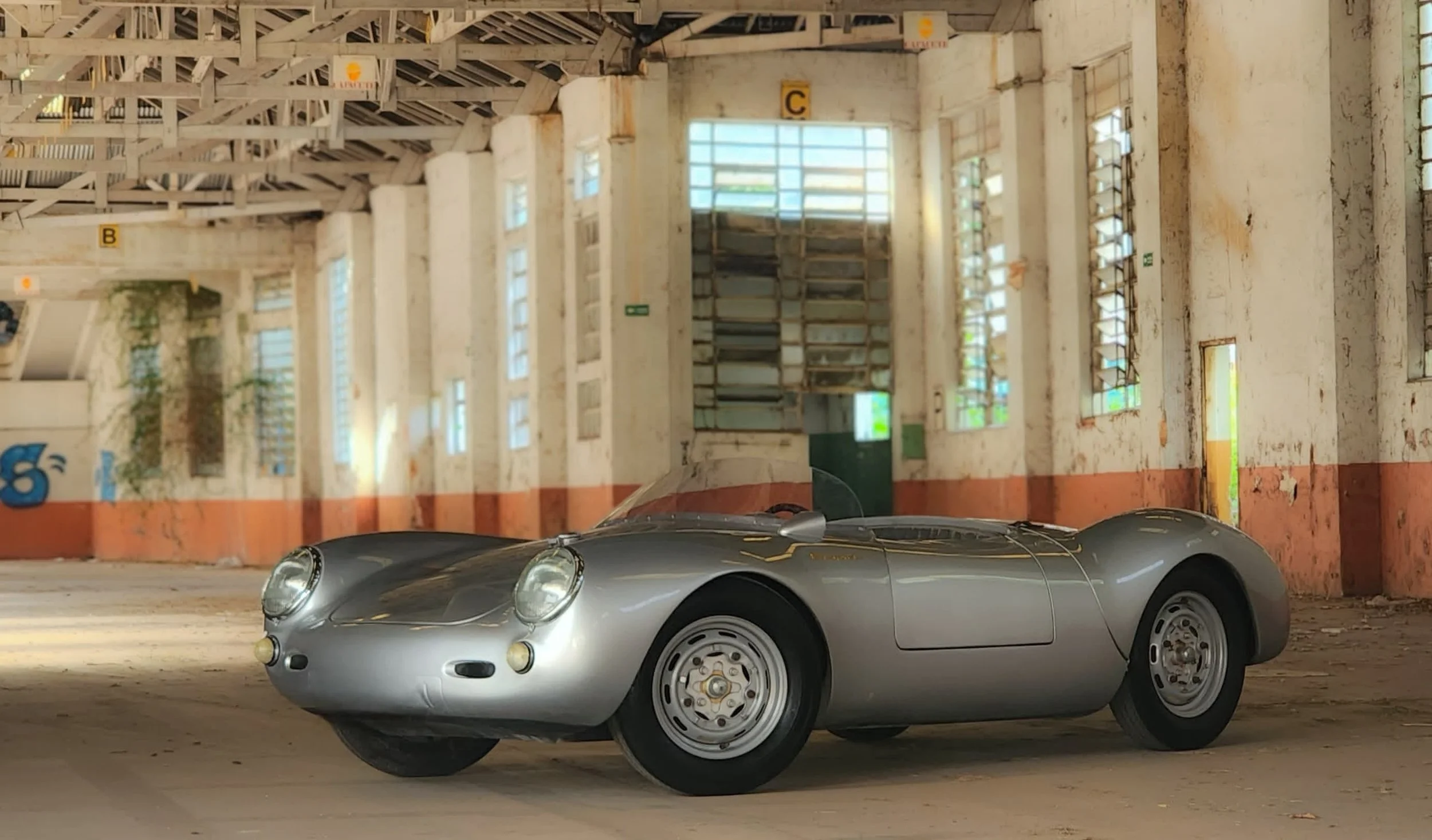 550 replica (20).jpeg