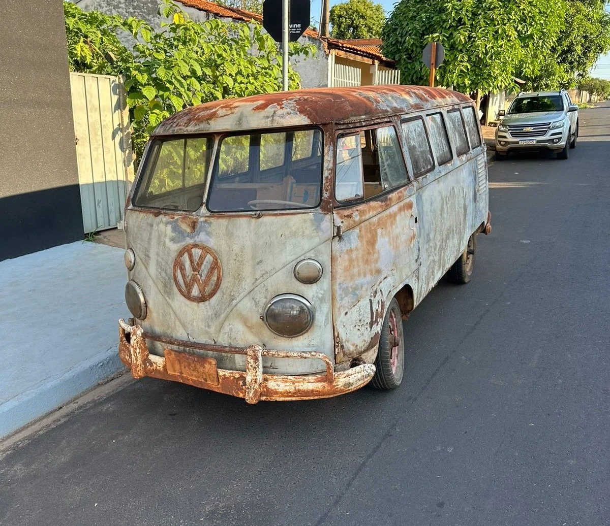 VW T1 split window bus 1964