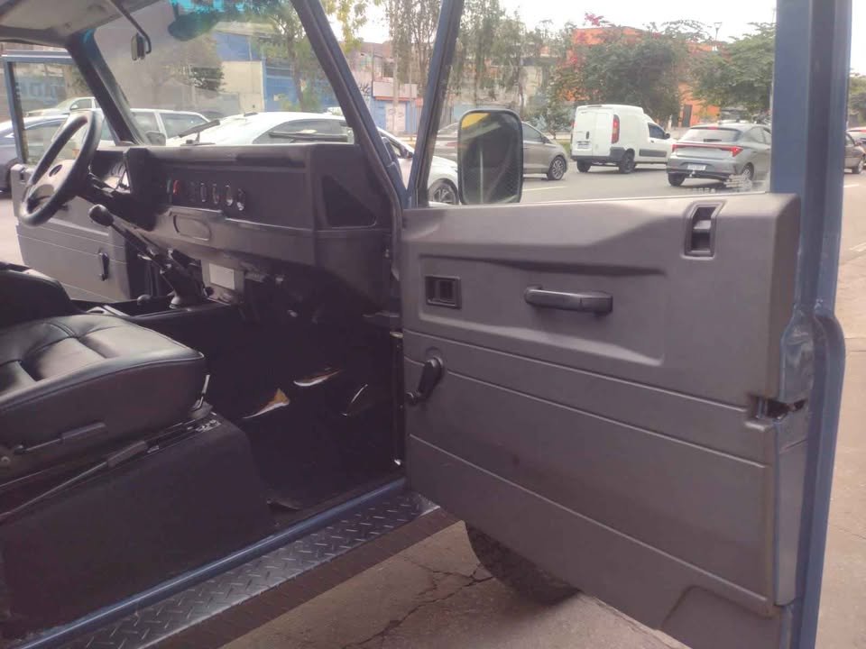 land rover defender 110_11.jpg