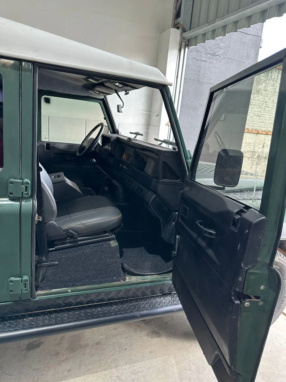 land rover defender 110 for sale (5).jpeg