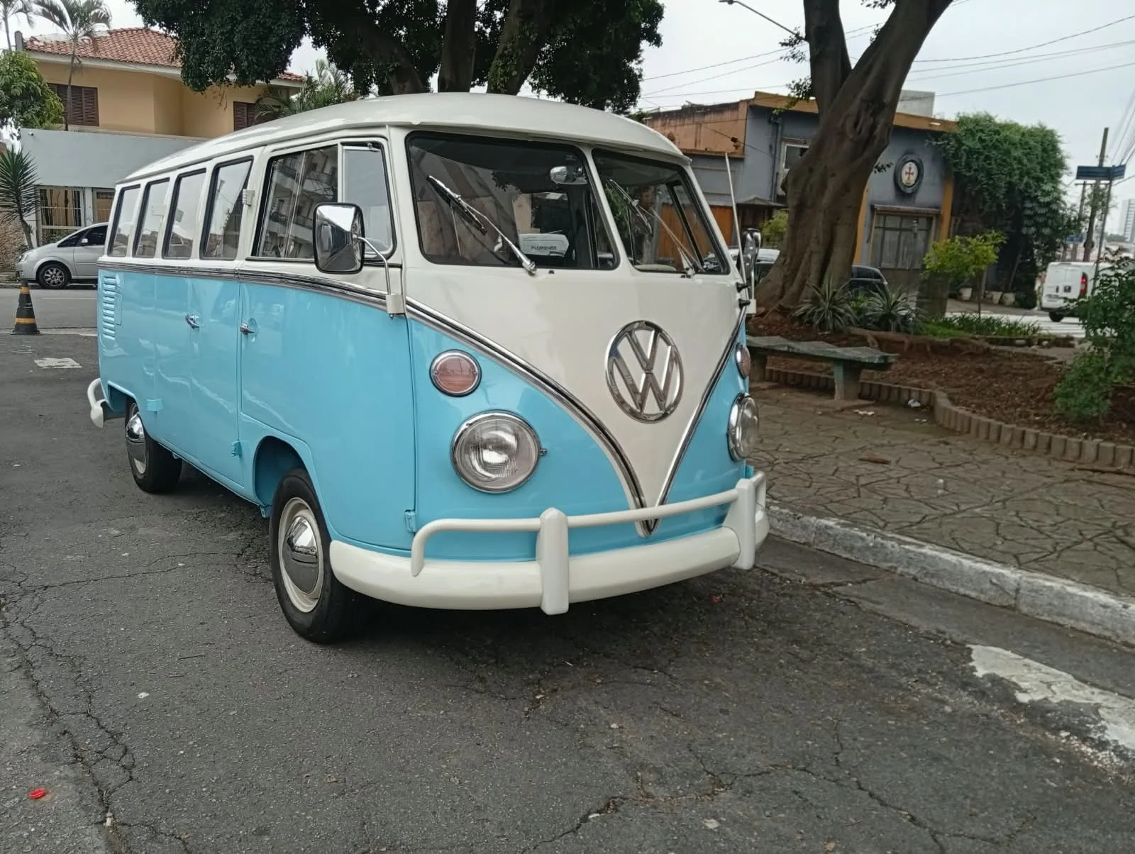Volkswagen Split Window bus two tone color for sale (2).jpeg