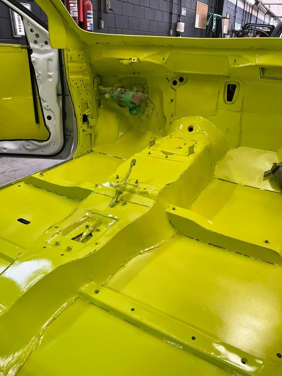 Armored level B6 Mitsubishi L200 (15).jpeg