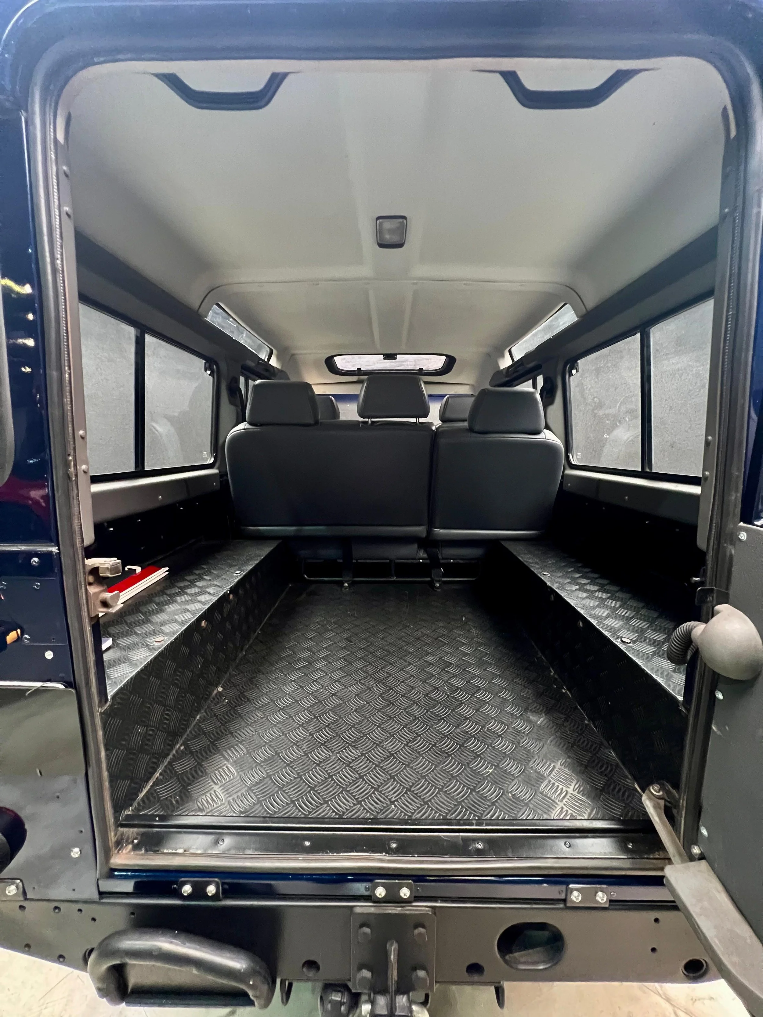 defender 110 (26).jpeg