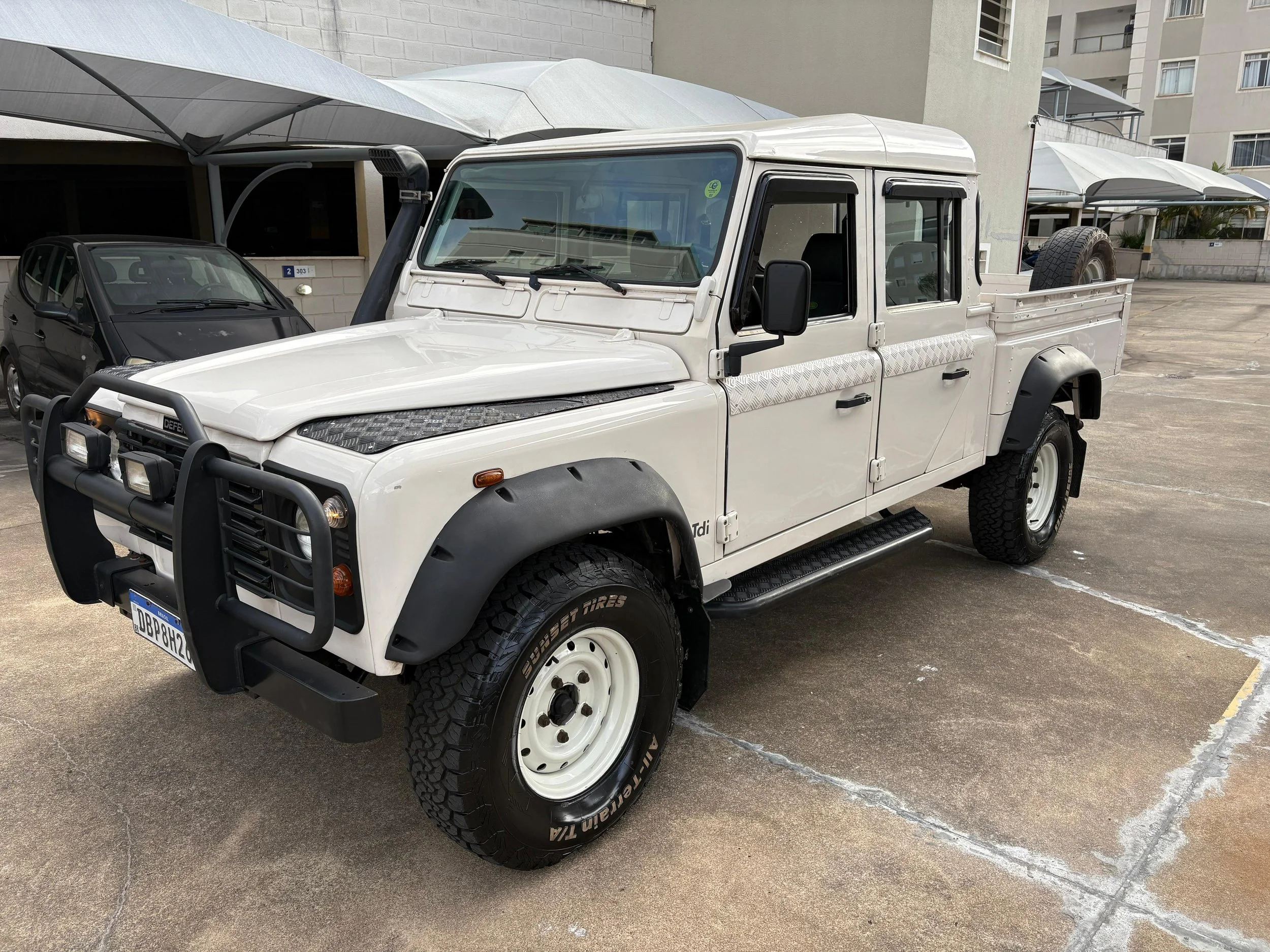 land rover defender 130 for sale (24).jpeg