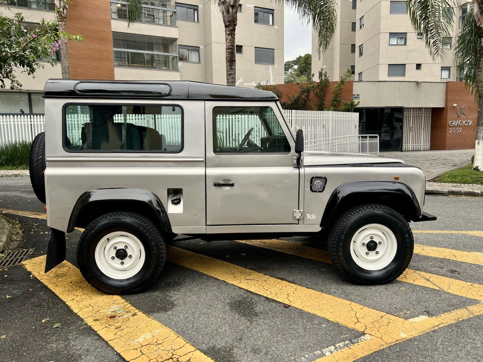 land rover defender 90 for sale (7).jpeg