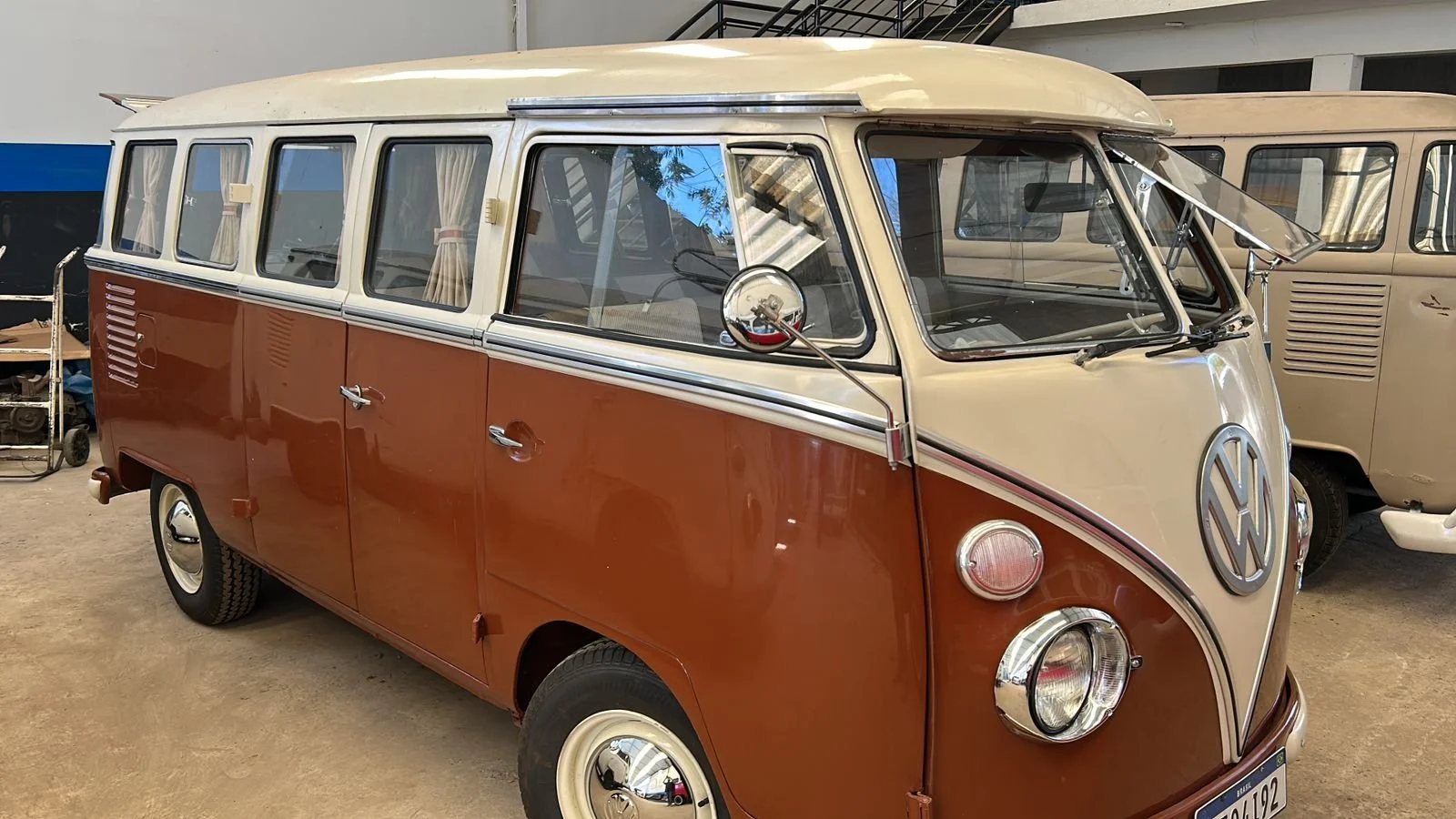 VW T1 splitwindow bus 1966