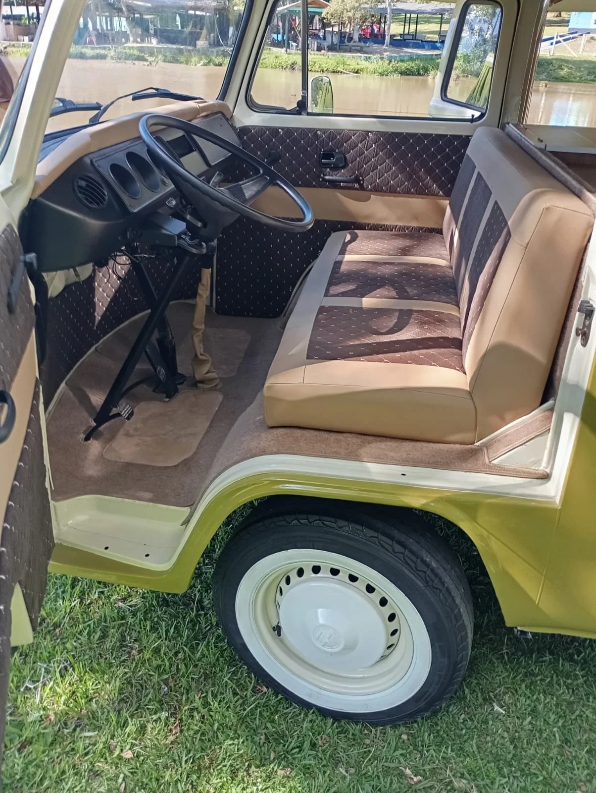 VW T2 Bay Window Camper Van Green | Classic Volkswagen Camper ...
