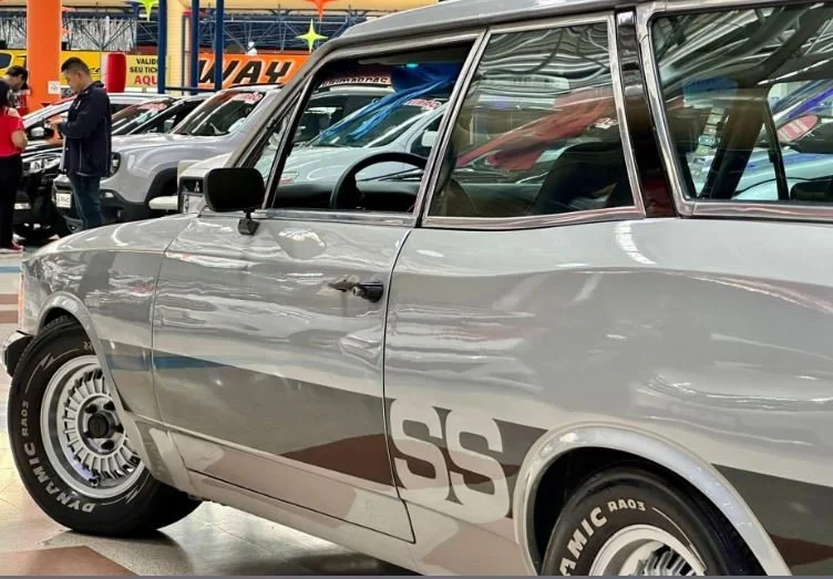 Caravan SS 6 cylinder_4.JPG