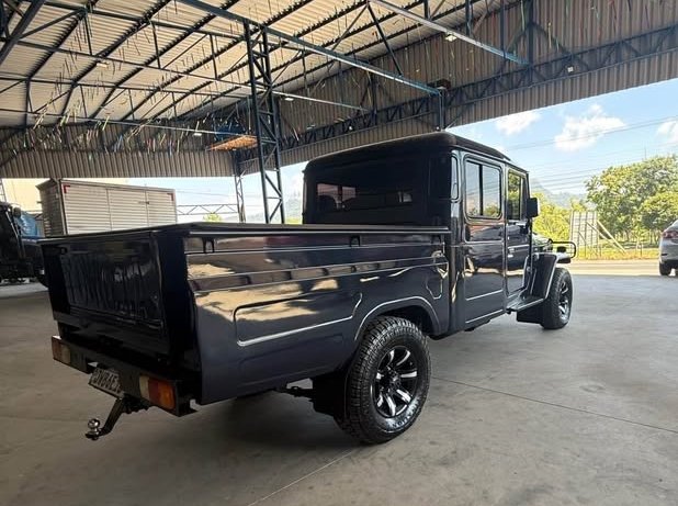 toyota crew cab 2 doors for sale_4.jpg